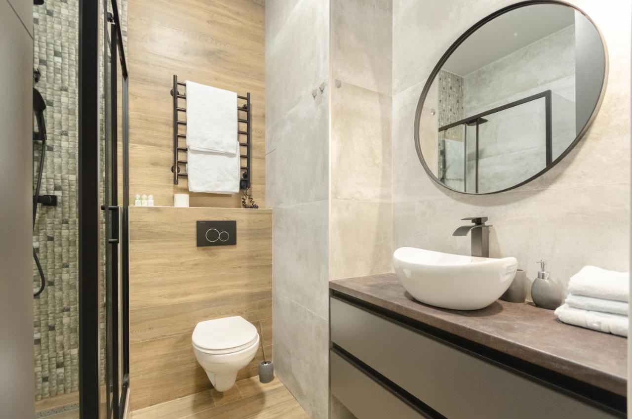 Petrovdom 12-131B Apartments In Rc "Yaroslaviv Grad"Bulvarno Kudriavska 17B Kiev Eksteriør billede